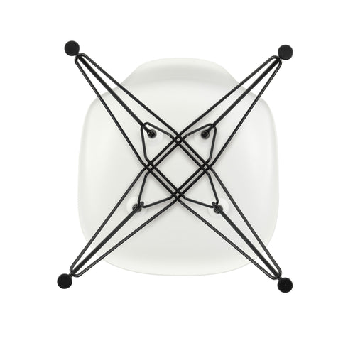 Cadeira Eames DSR em Plástico / Base Preta